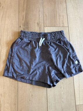 Vuori Women’s Casual Drawstring Shorts in Heather Slate